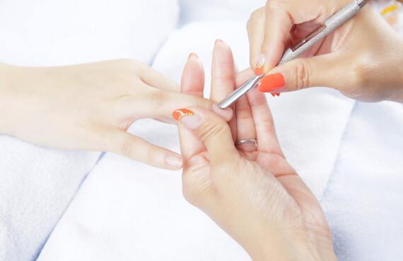 爪のケアにも繋がるフィルインの施術を導入しております | 桜井市のネイルならnail&beauty Wins